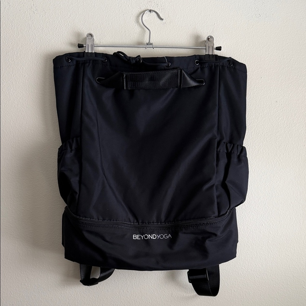 Beyond Yoga NWT convertible drawstring gym bag tote/backpack